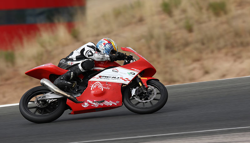 CIV Circuito de Navarra. Javi Prieto segundo en 1000 y Rafa Samper tercero en  Master.